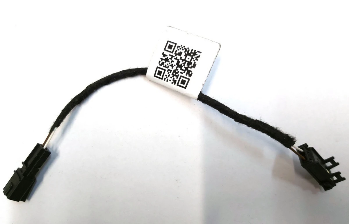 Фонарь подсветки центральной консоли Tesla model Y 1755513-00-A