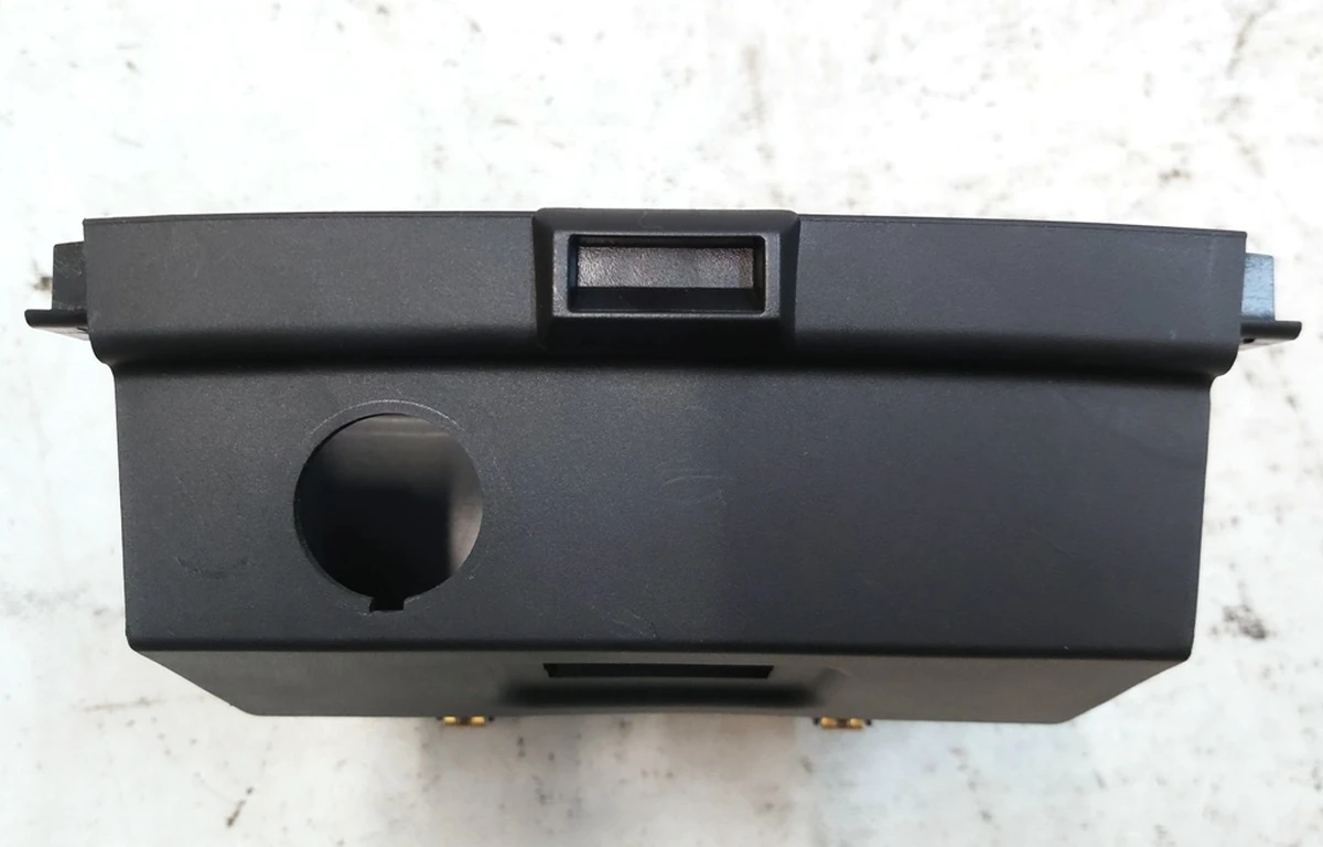 7 Корпус подстаканника центральной консоли Tesla model Y 1755531-00-A