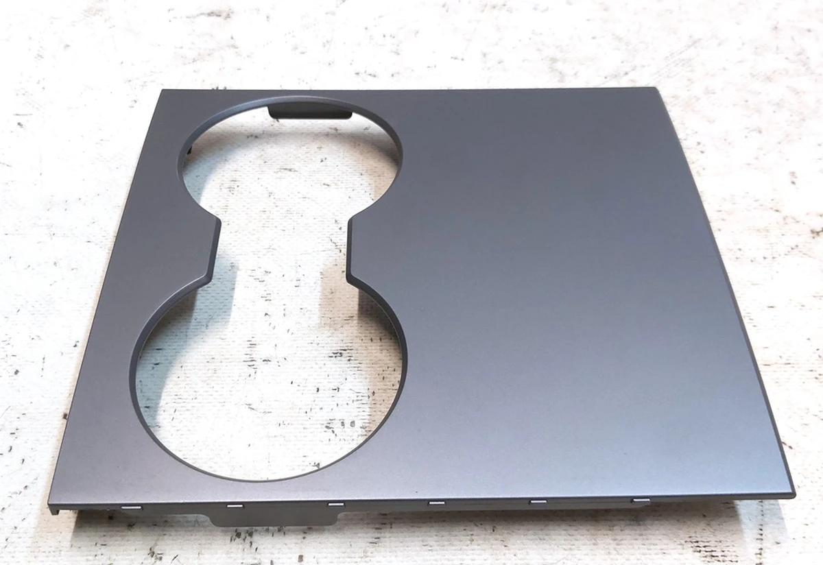 5 Декоративная накладка подстаканника центральной консоли GRAPHITE Tesla model Y 1518935-00-A