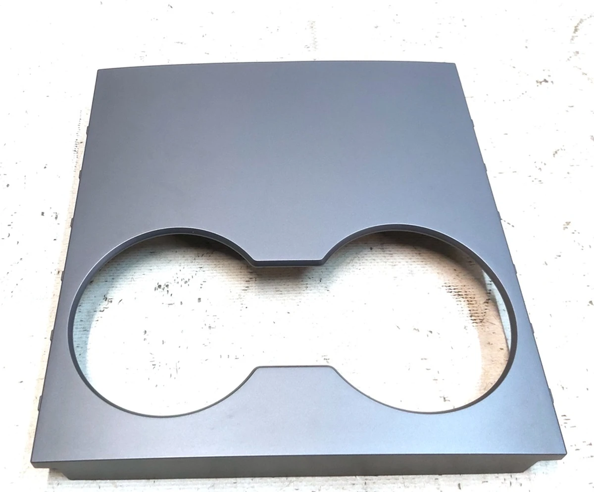 5 Декоративная накладка подстаканника центральной консоли GRAPHITE Tesla model Y 1518935-00-A