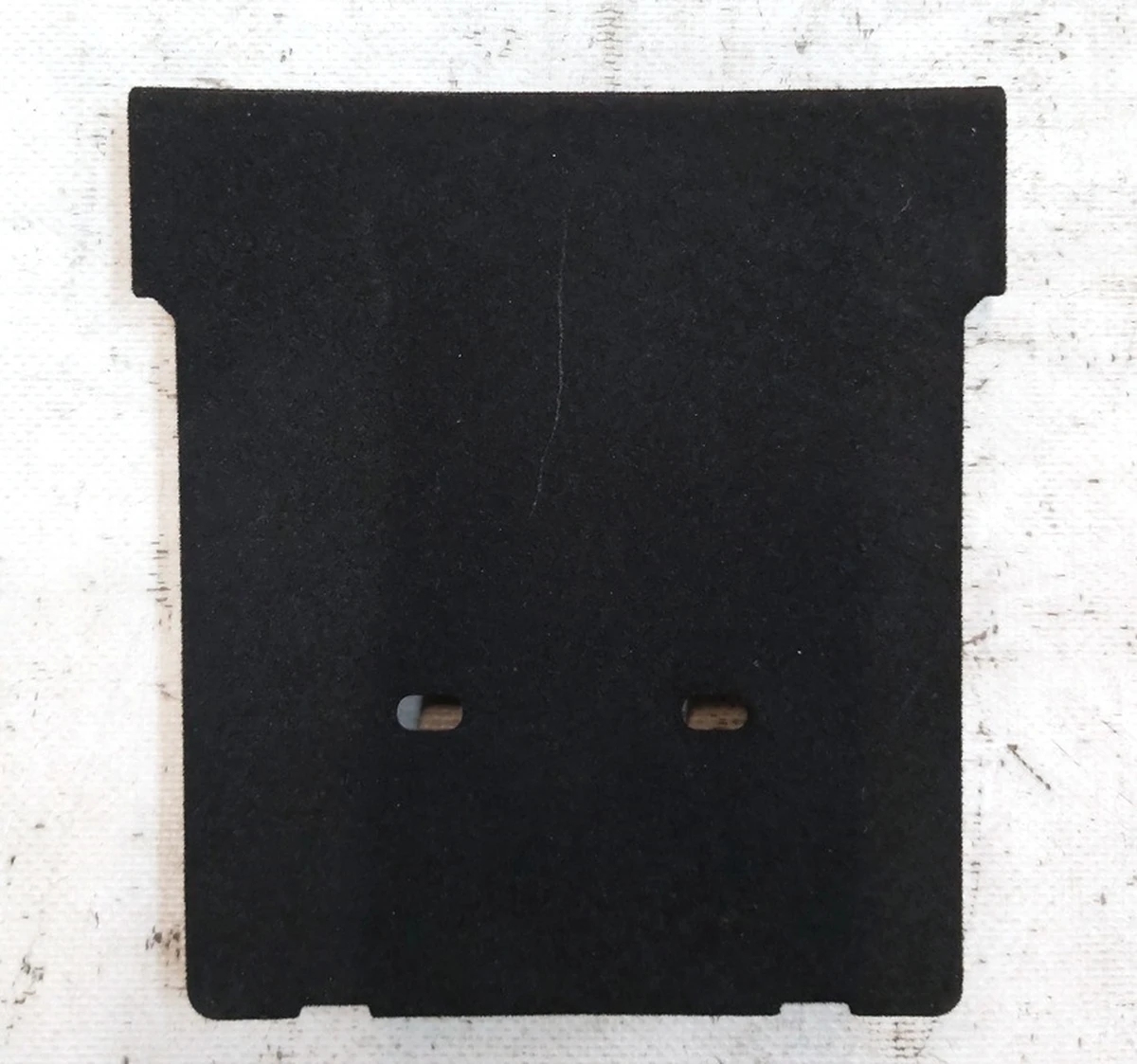 2 Панель облицовки внутрення USB разъёмов центральной консолиTesla model Y 1755560-00-A