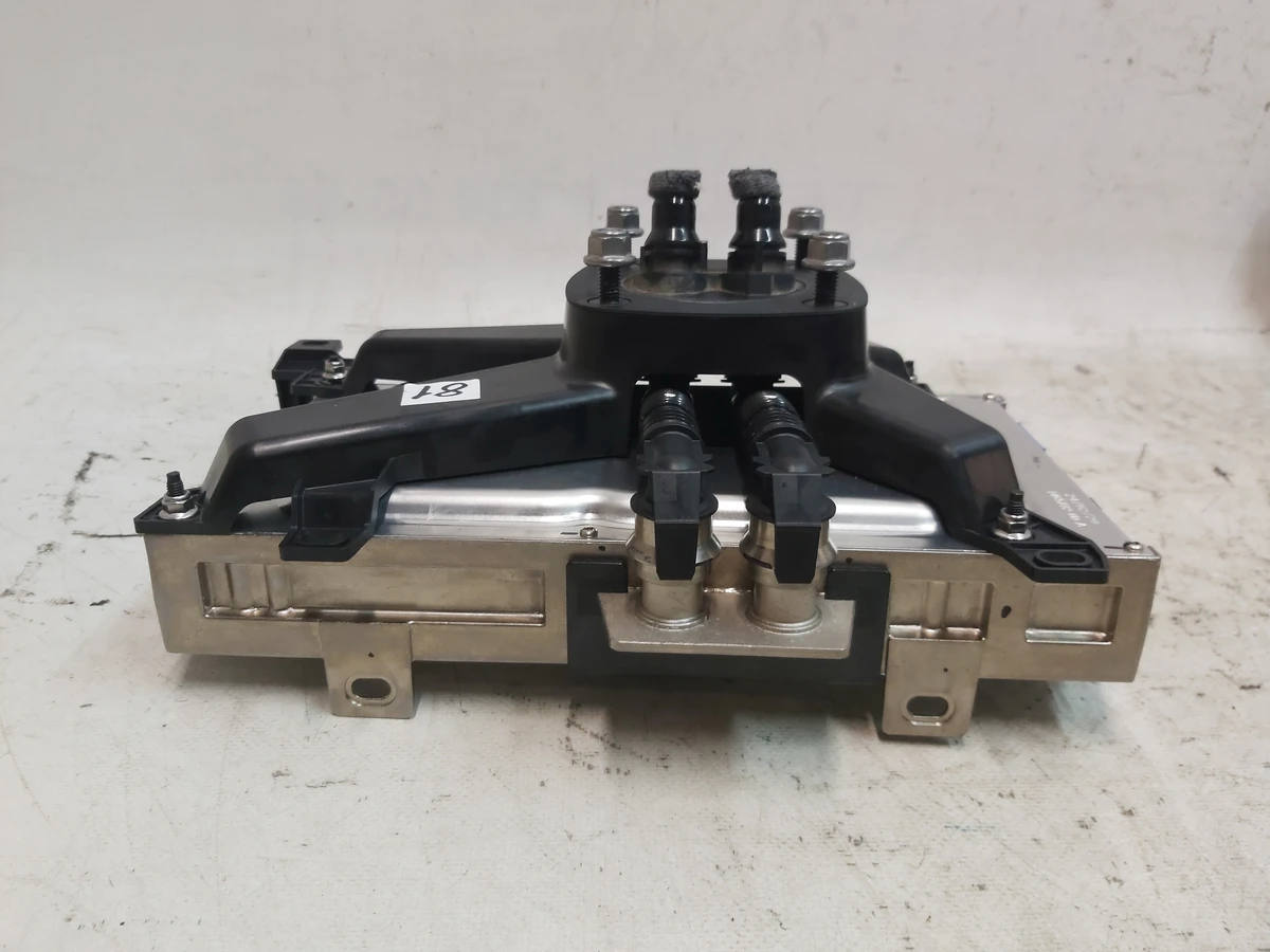 1 Комп'ютер автомобіля PROVISIONED REV04 INTEL з кронштейном у зборі Tesla model 3, model Y 1775000-S0-L