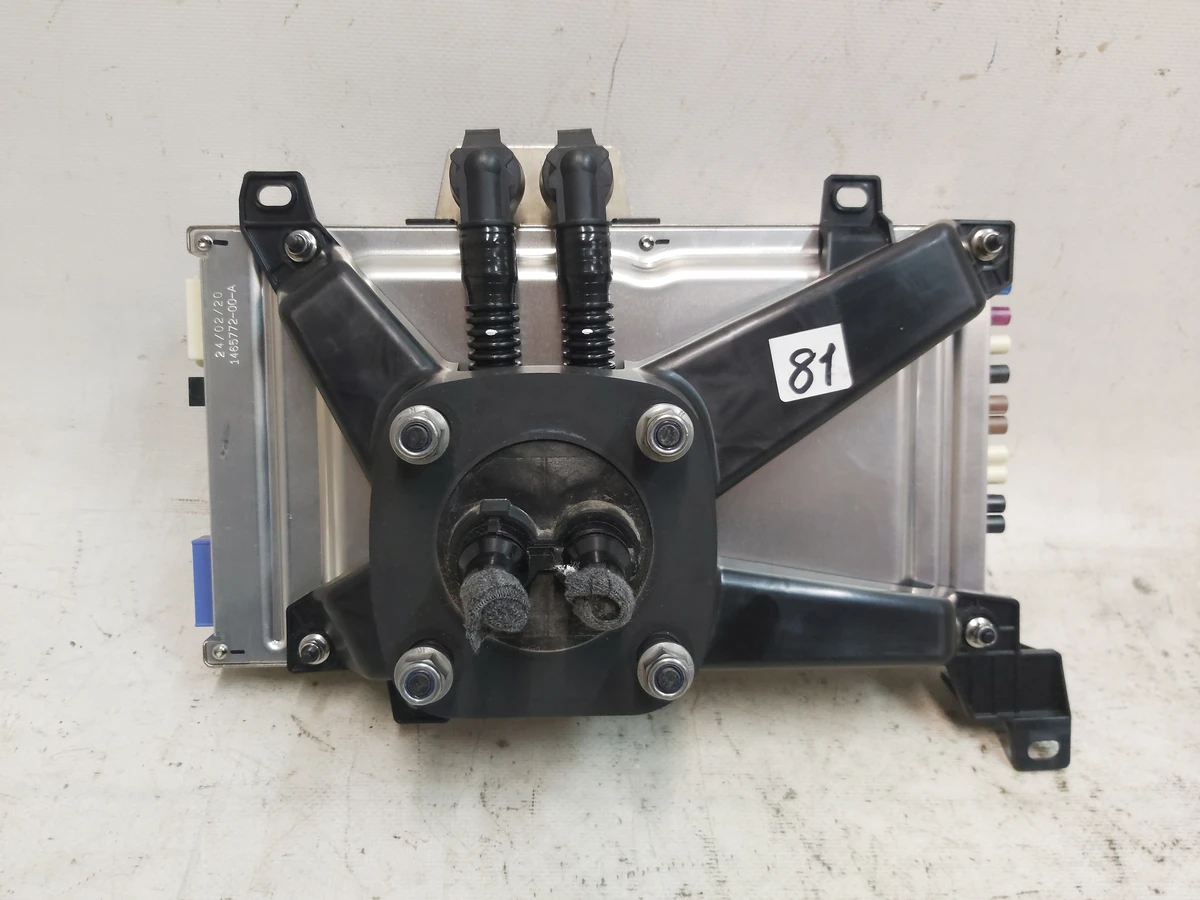 1 Комп'ютер автомобіля PROVISIONED REV04 INTEL з кронштейном у зборі Tesla model 3, model Y 1775000-S0-L