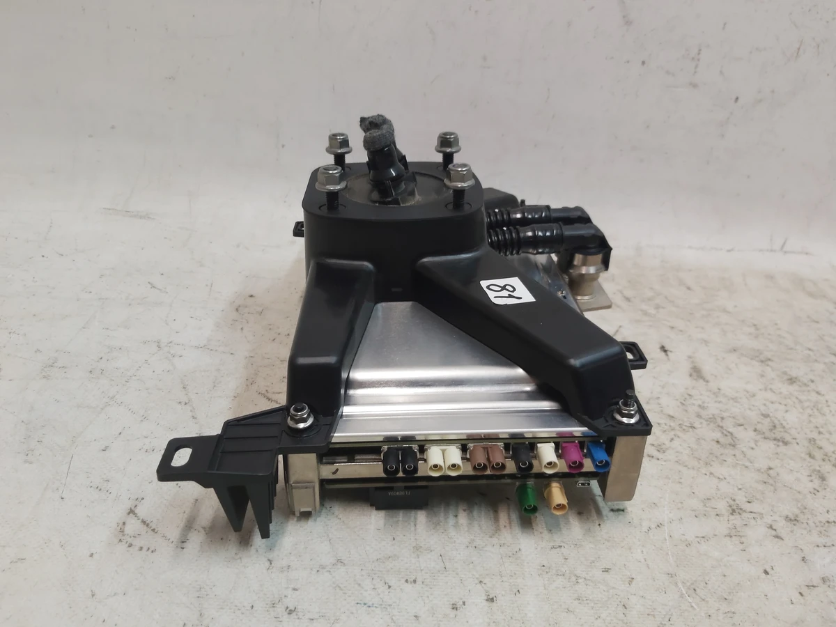 1 Комп'ютер автомобіля PROVISIONED REV04 INTEL з кронштейном у зборі Tesla model 3, model Y 1775000-S0-L