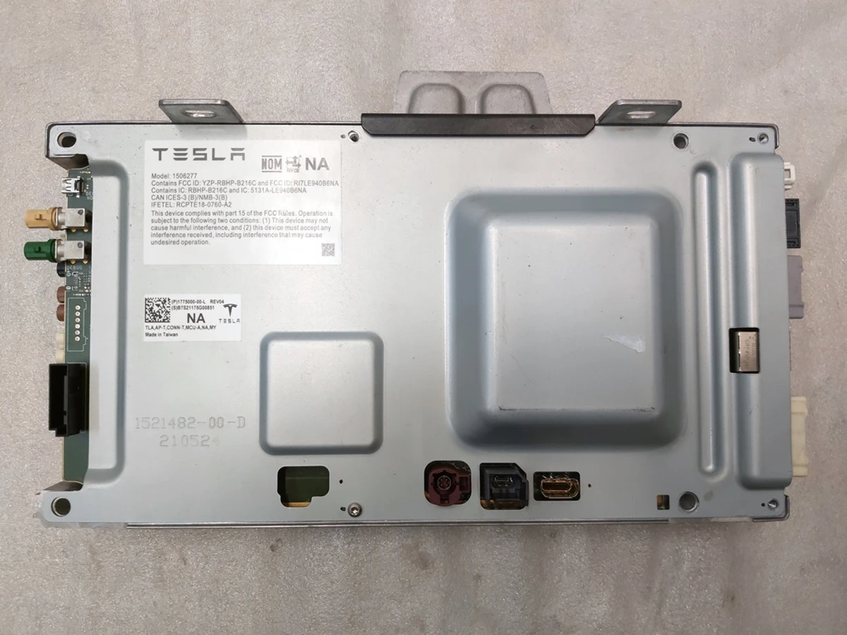 1 CAR COMPUTER - PROVISIONED - HARDWARE 3.2 w/o modem Tesla Model 3, Model Y 1775000-S0-L