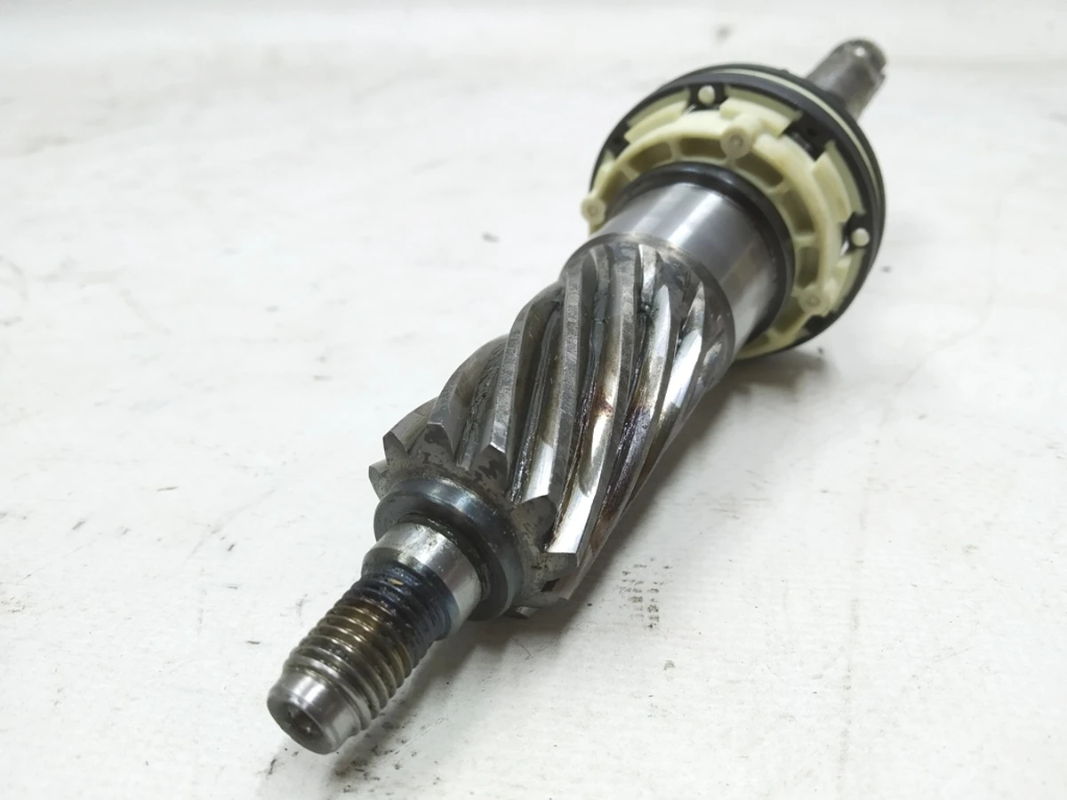 1 Черв'ячний вал Tesla model S REST 1070801-00-E