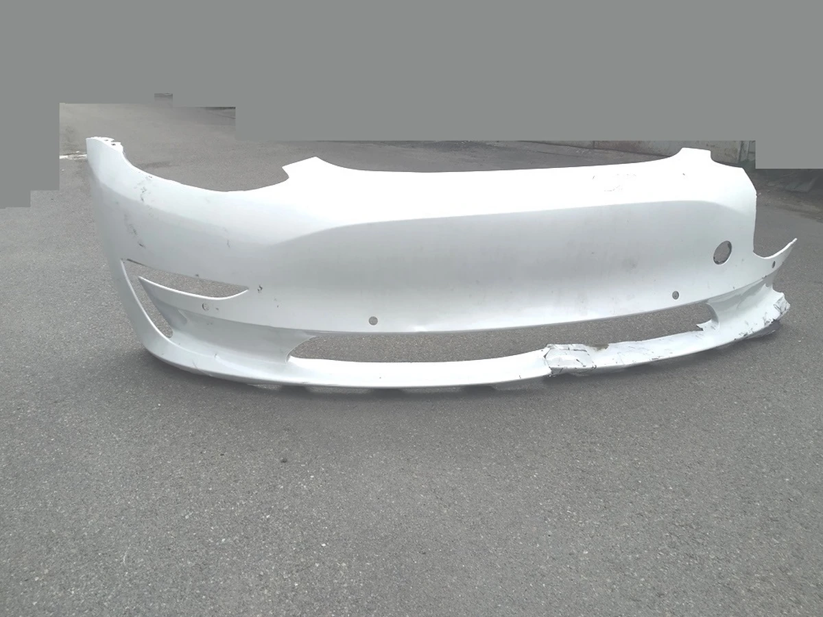 1 Бампер передній без кріплень парктроніків з пошкодженням PEARL WHITE MULTI-COAT-PPSW Tesla Model 3 1916697-S3-A