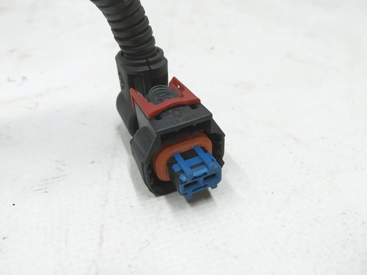 2 Rear left brake caliper wiring connector X162 (2pin) Tesla model X 1032448-00-G