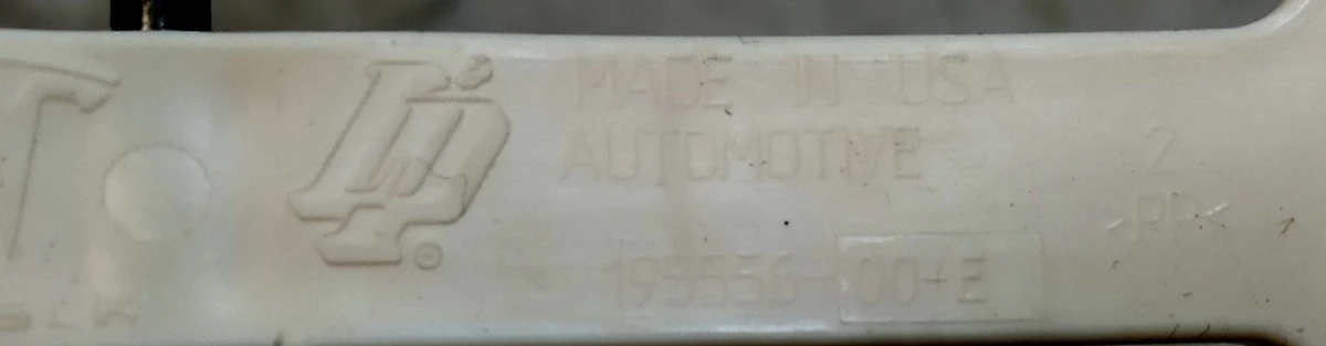 12 Амортизирующий элемент нижней части сиденья 1-го ряда Tesla model 3, model Y 1905556-00-E