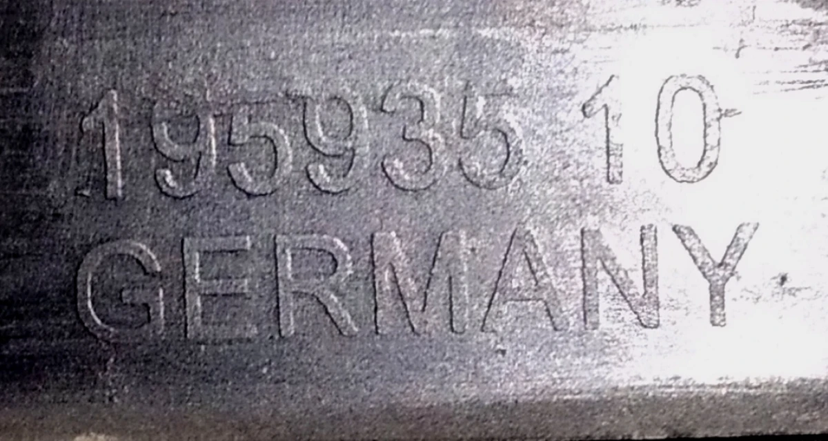 Decorative grill of the main radiator (front bumper) with damage BMW i3 51117306434