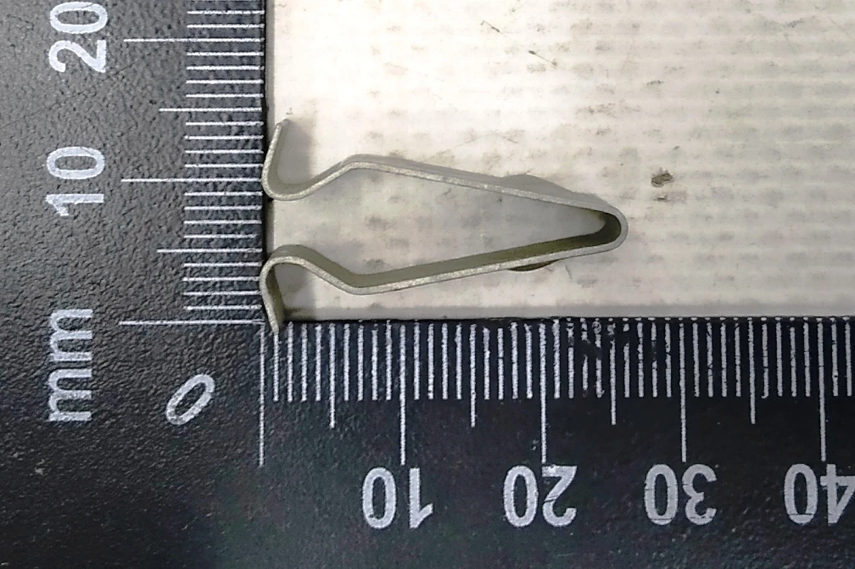 Clip for fastening the boot lid trim lower 1J6867276 Volkswagen E-GOLF