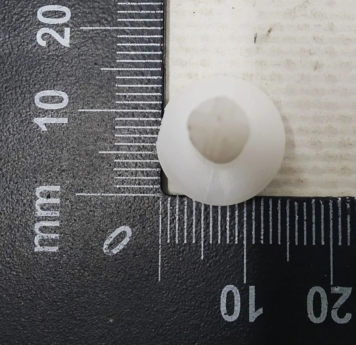 Кліпса кріплення накладки багажника внутрішньої 1K0867333 Volkswagen E-GOLF