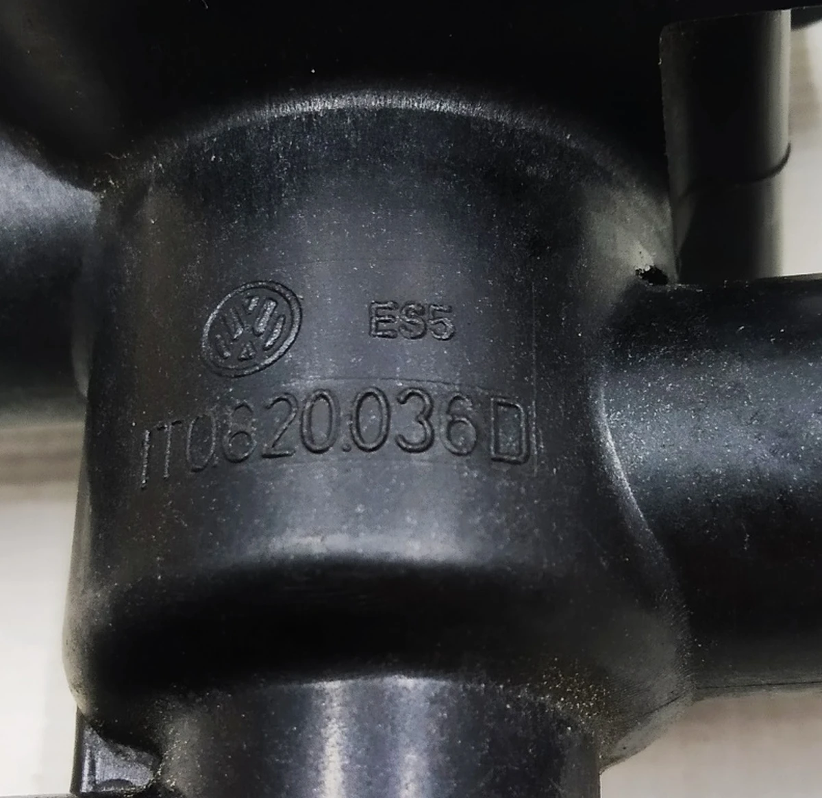 Клапан потрійний електромагнітний системи охолодження 1T0820036D Volkswagen E-GOLF