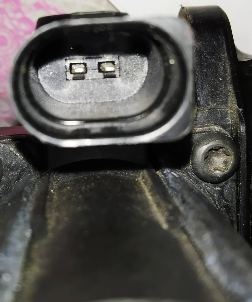 Клапан потрійний електромагнітний системи охолодження 1T0820036D Volkswagen E-GOLF