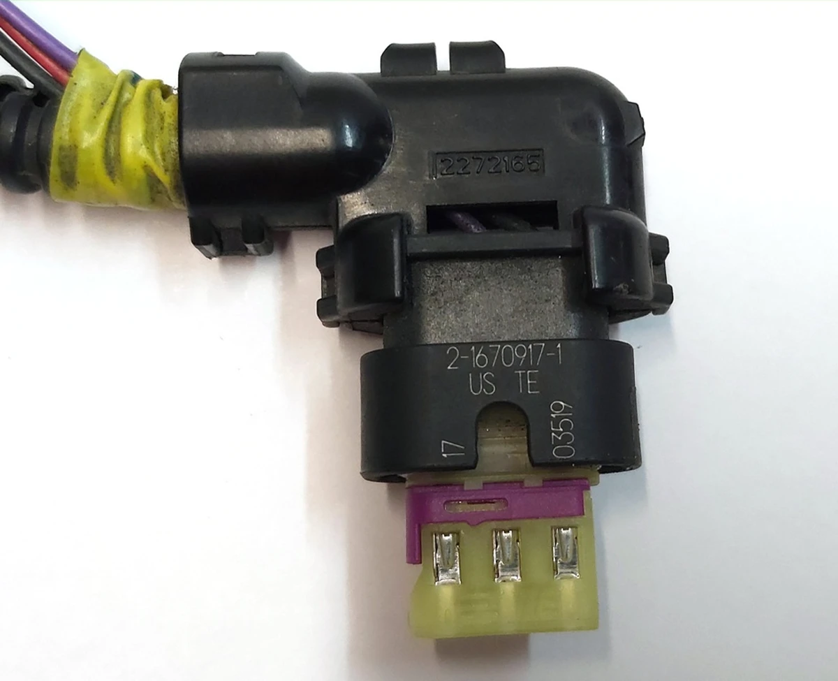 Parktronic Connector 1127502 (3pin) Tesla model 3, model Y 2-1670917-1