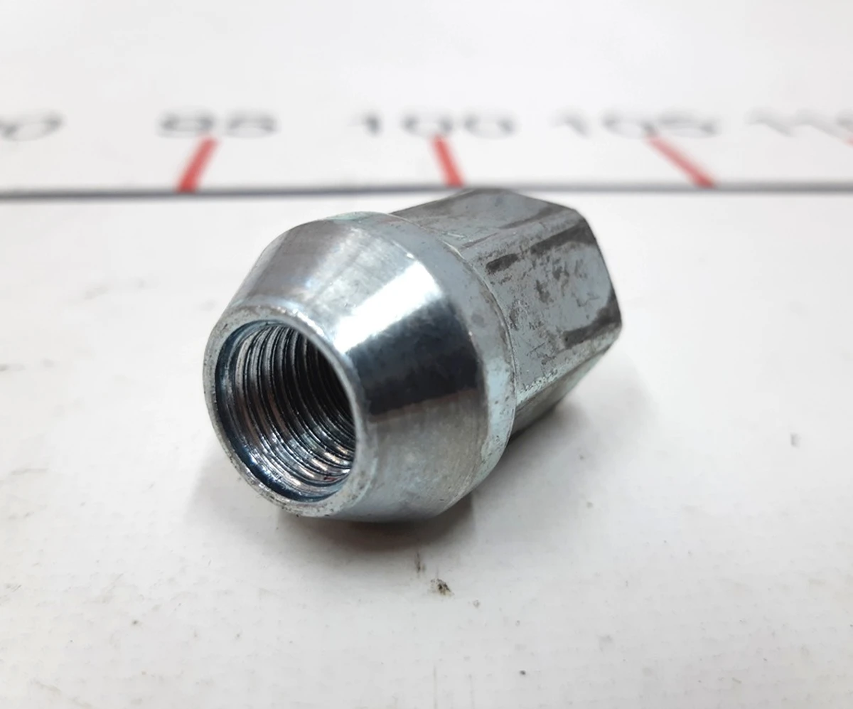 7 Гайка колісна M14x1.50 хромована Tesla model S, model S REST, model X 2007065