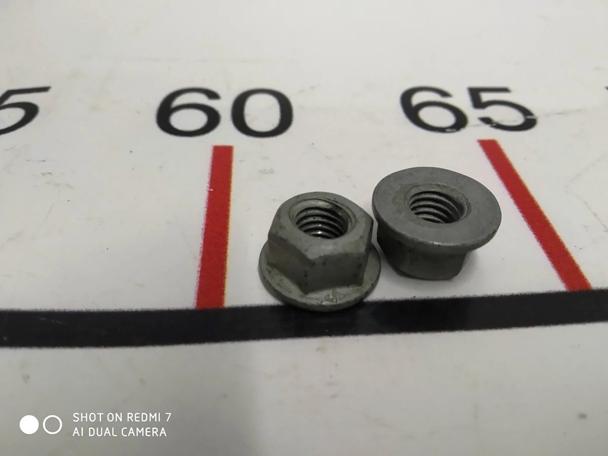 2 Гайка крепления амортизатора (пневмо и пружины) верхняя M8x1.25 Tesla Model S, Model S REST, Model X  2007088