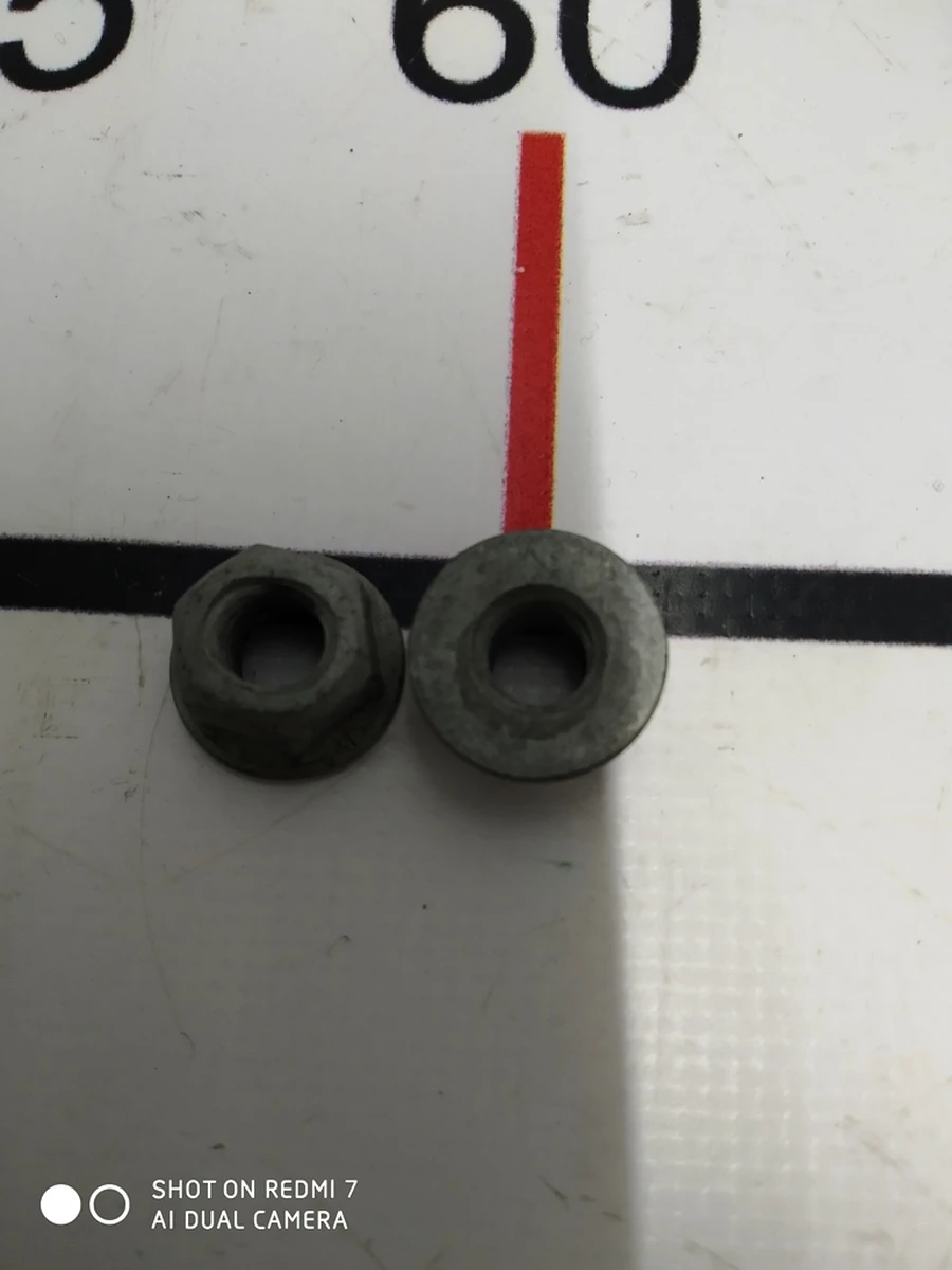 2 Гайка крепления амортизатора (пневмо и пружины) верхняя M8x1.25 Tesla Model S, Model S REST, Model X  2007088