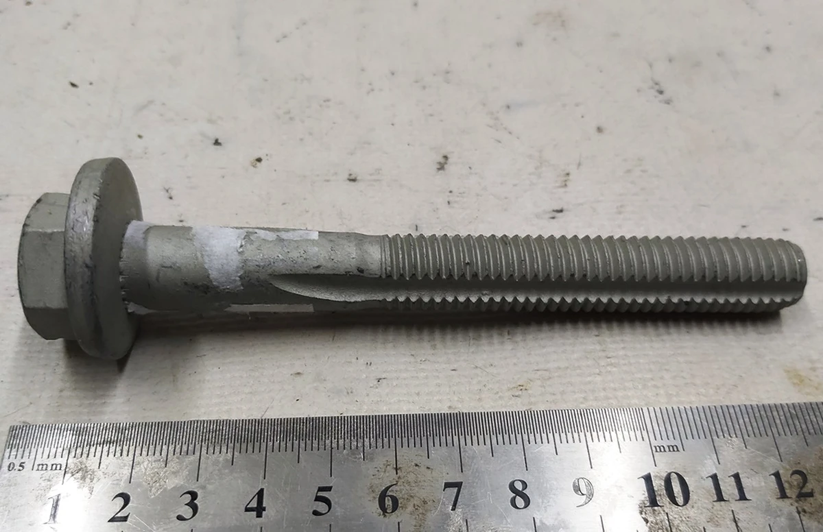 9 Болт развальный (переднего прямого рычага левого/правого) M14x2.00x114 [10.9]-G720 (диаметр 32 мм) NEW Tesla model S X S REST 2007106