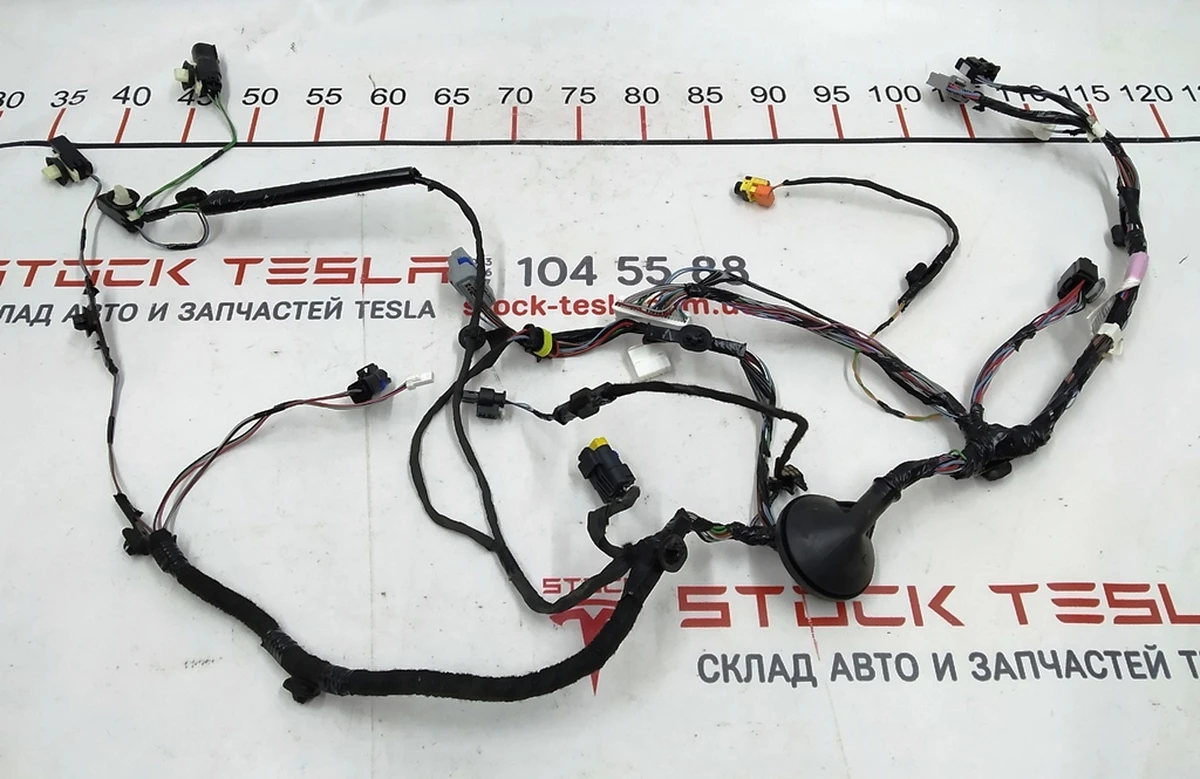 4 Wiring door rear right lower Tesla model X 2032442-00-A