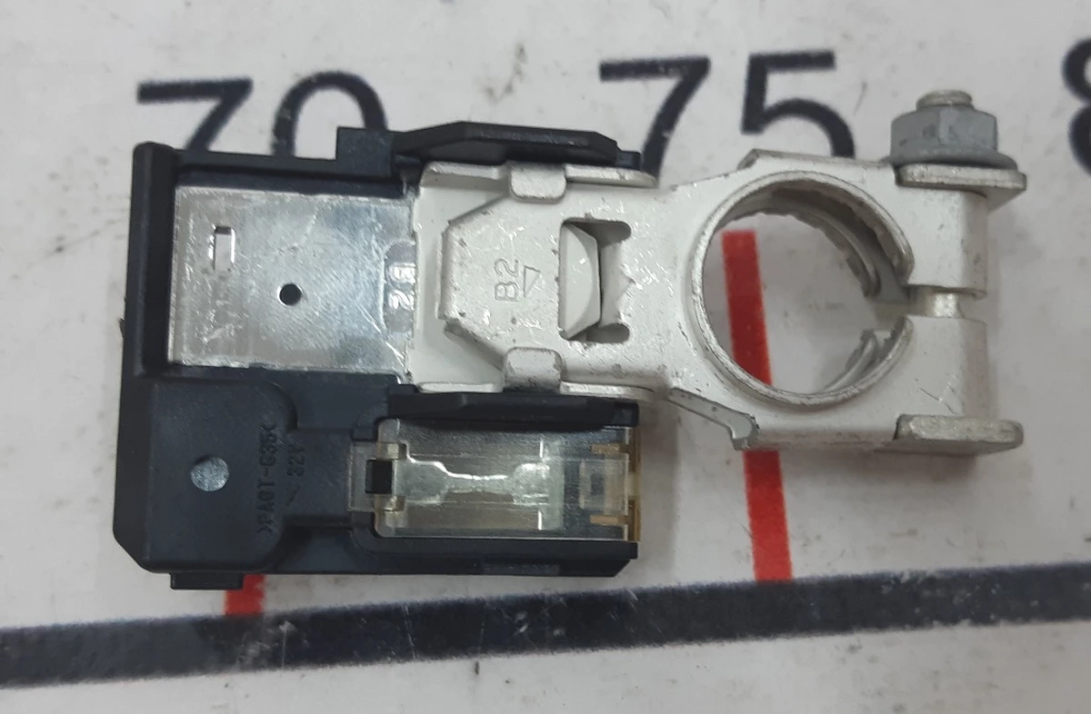 18 Клемма кабеля АКБ "плюс" Tesla Model S, Model S REST, Model X 2036885-00-X