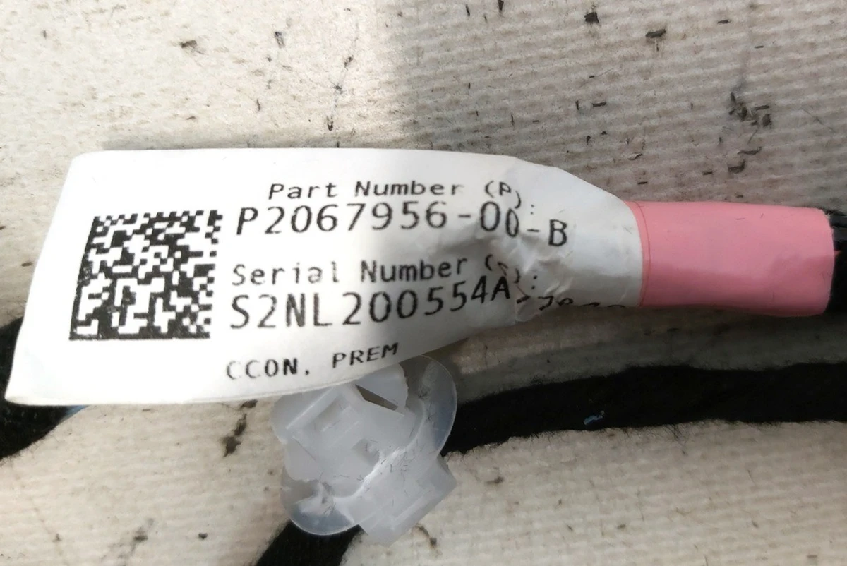 ASY,HARN,CENTER CONSOLE,PREM,THUB Tesla model 3, model Y 2067956-02-B