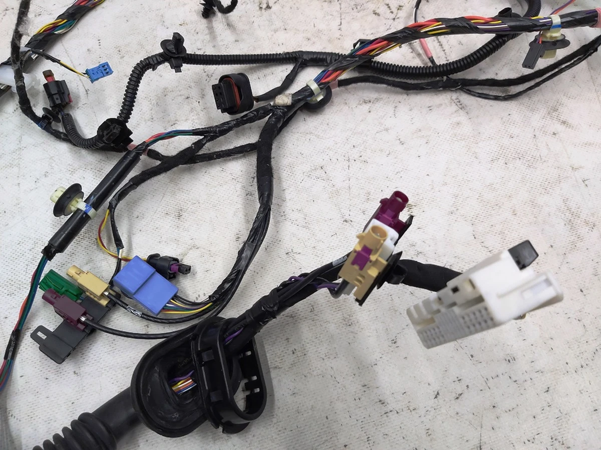 1 Электропроводка двери передней левой PREMIUM Tesla model 3 2067957-00-A