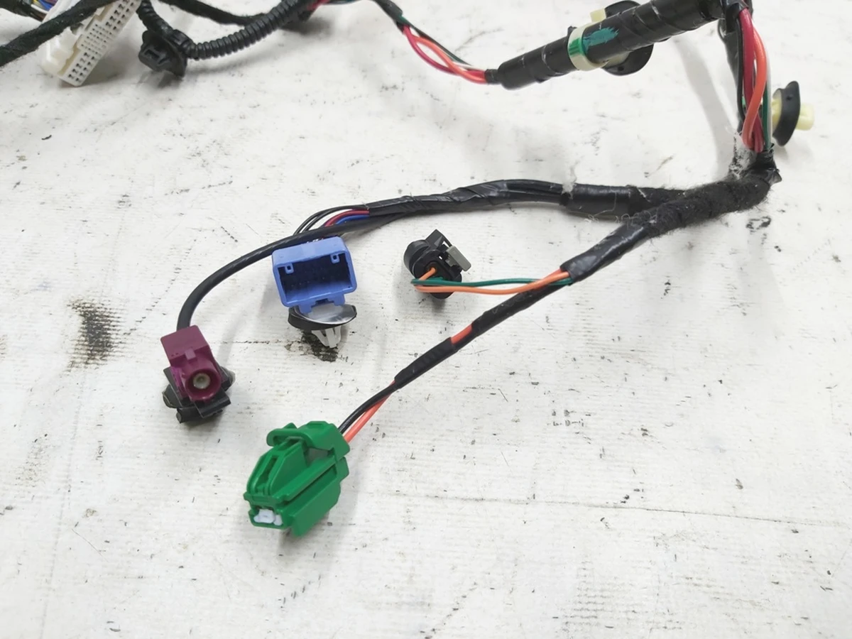 2 Электропроводка двери передней правой PREMIUM Tesla model 3 2067963-00-A