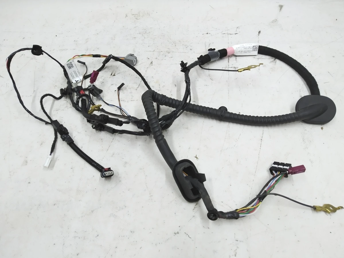 5 Електропроводка кришки багажника Tesla model 3 2068789-00-B