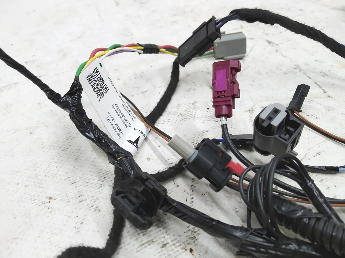 5 Електропроводка кришки багажника Tesla model 3 2068789-00-B