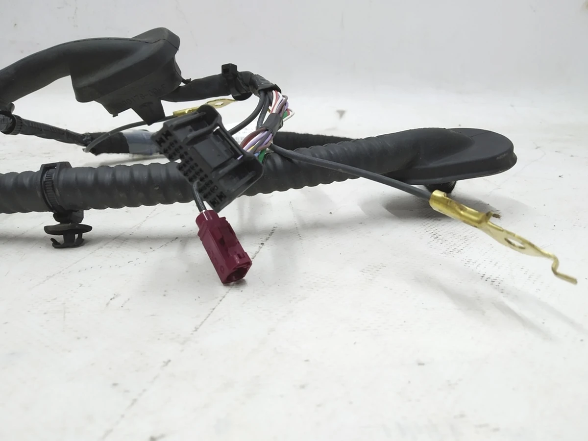 5 Електропроводка кришки багажника Tesla model 3 2068789-00-B