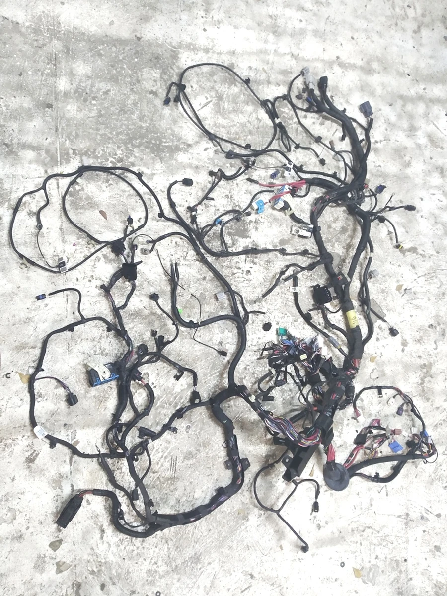 1 ASY,HRN,MDLX,LHD,MAIN FRONT with damage Tesla model X 2072447-00-A