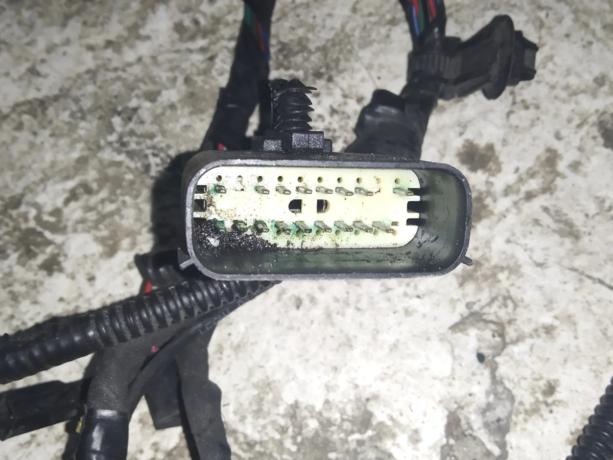 1 ASY,HRN,MDLX,LHD,MAIN FRONT with damage Tesla model X 2072447-00-A