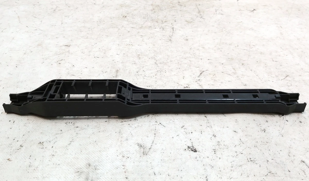 Кронштейн механизма регулировки положения нижней части сиденья 1-го ряда Tesla model 3 1119853-00-B