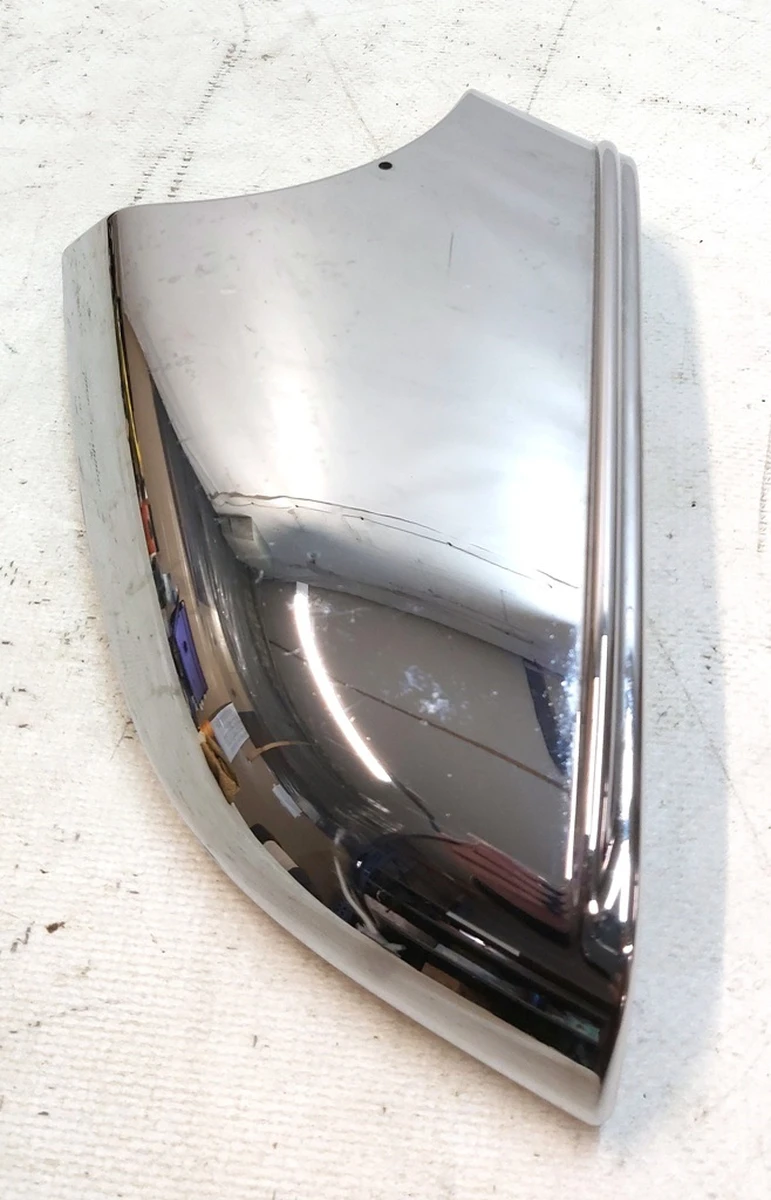 3 Накладка зеркала наружного правого нижняя хром с повреждением Tesla model S, model S REST 1041318-00