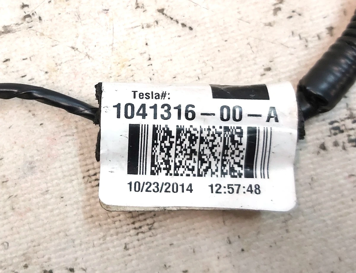 Электропроводка зеркала наружного правого Tesla model S 1041316-00