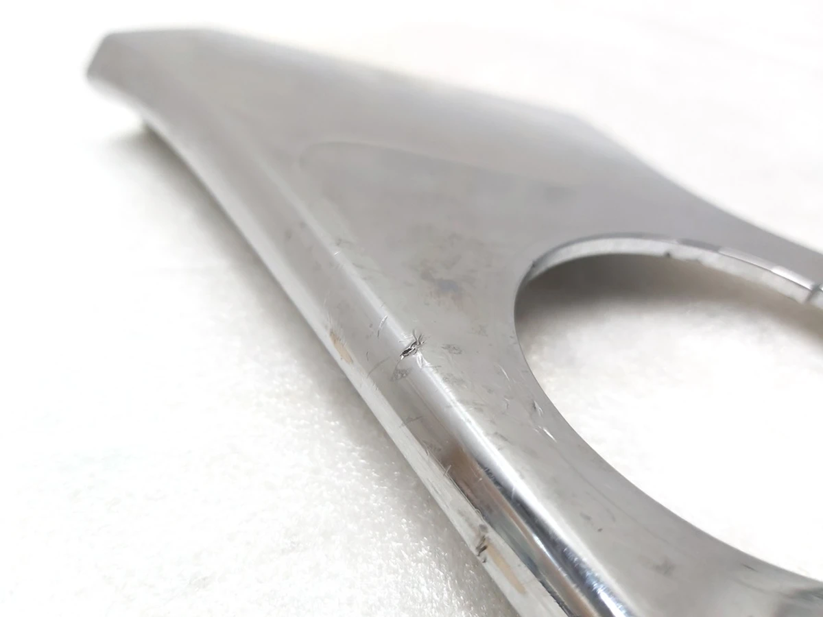 Накладка кронштейна дзеркала зовнішнього лівого верхня хром Tesla model X 1035180-00-I