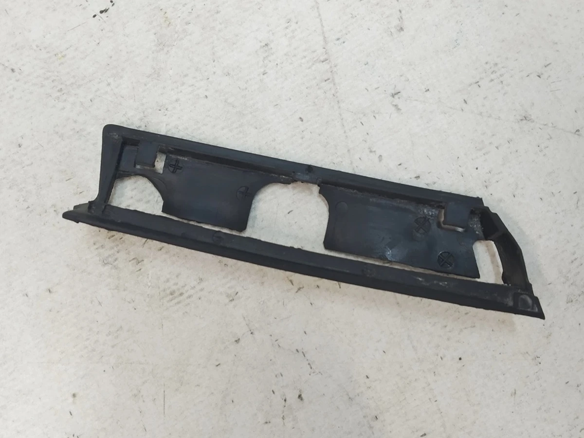 2 Ущільнювач дзеркала зовнішнього правого Tesla Model X 1035181-00-J