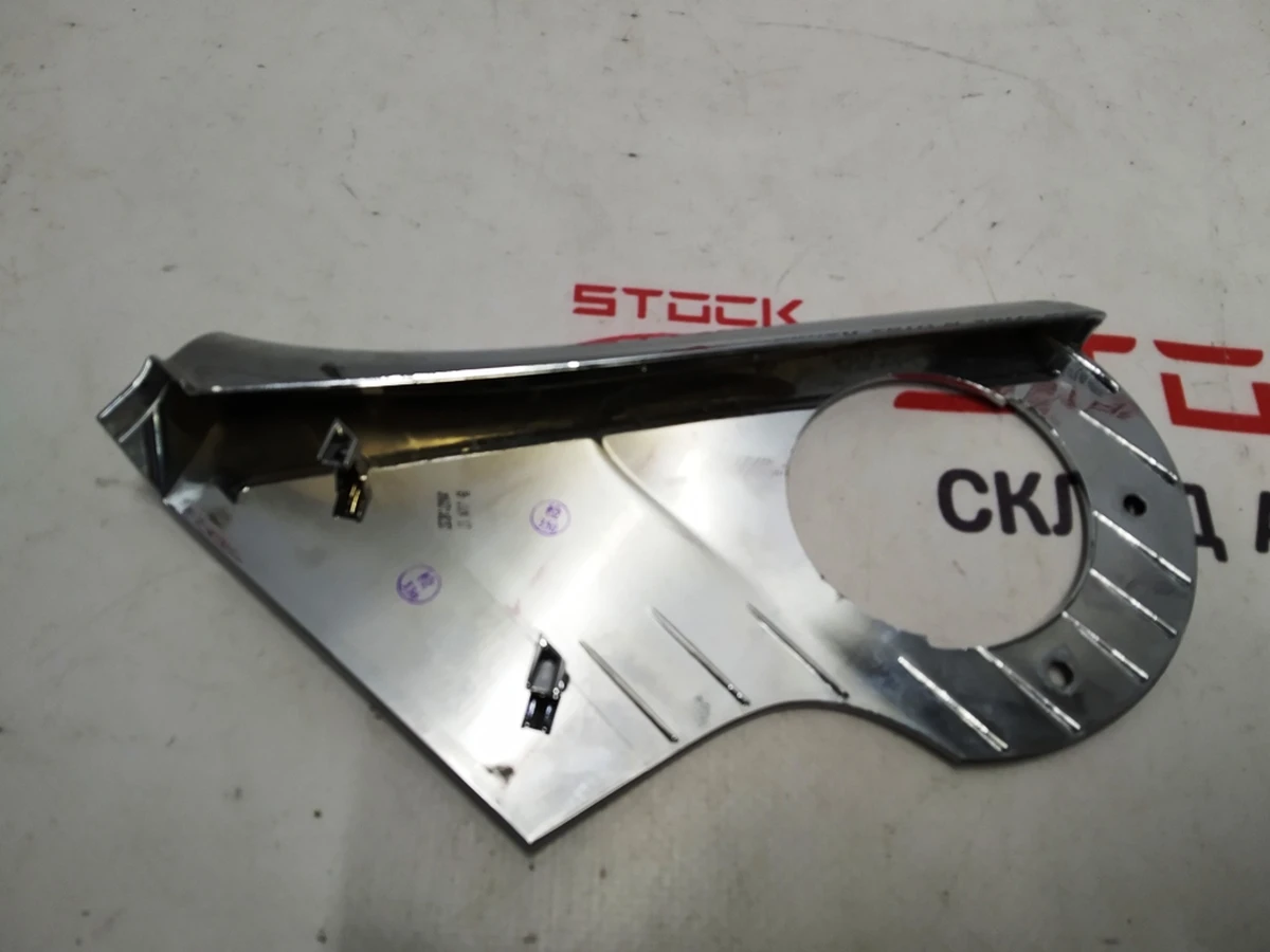 Overlay of an arm of a mirror of external left top chrome Tesla model X 1035180-00-I