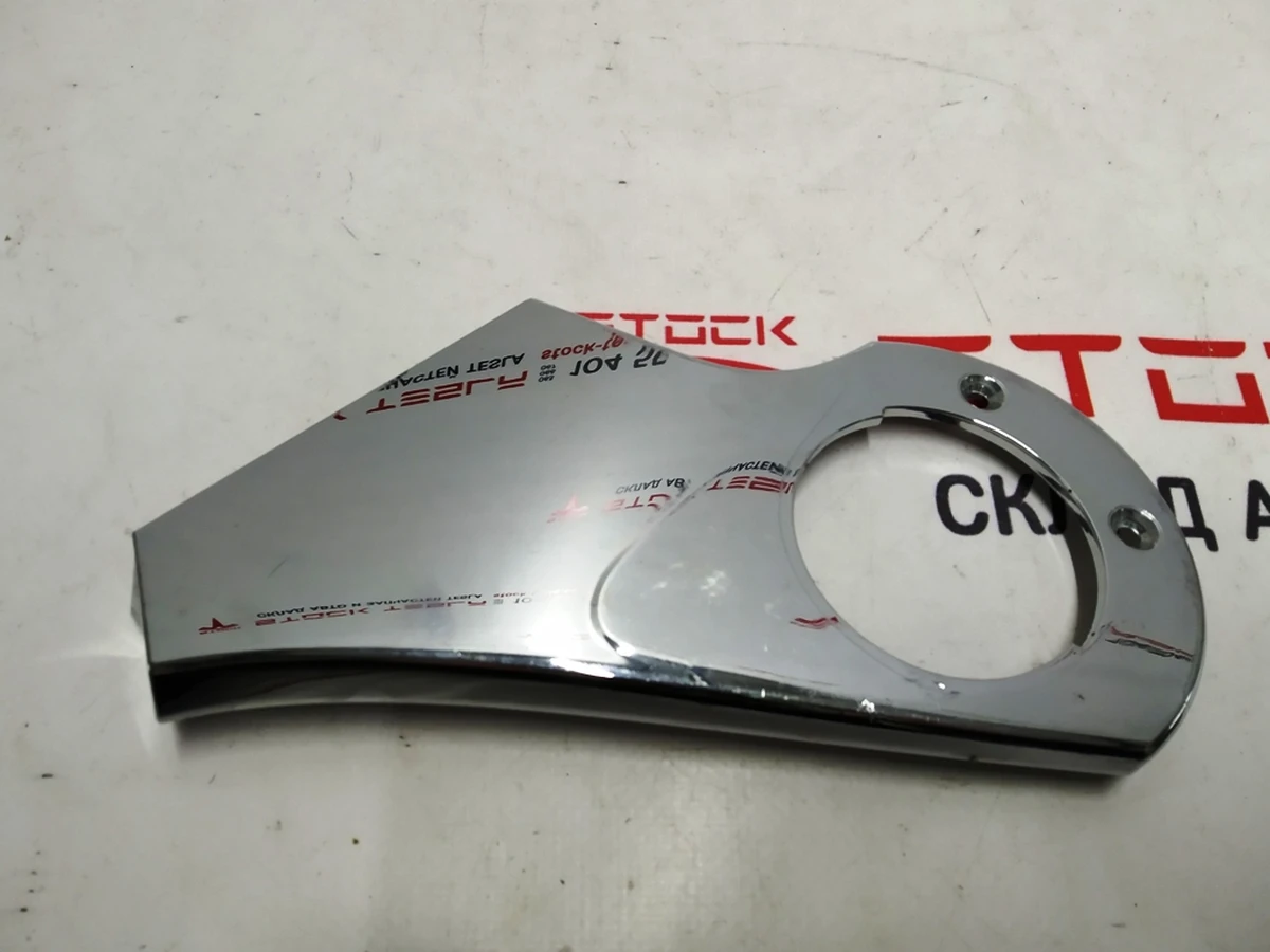 Overlay of an arm of a mirror of external left top chrome Tesla model X 1035180-00-I