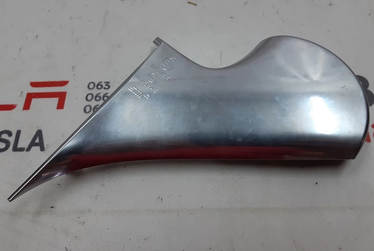 1 Накладка кронштейна дзеркала зовнішнього правого нижня 2287.3004 CHROME Tesla Model 3 1110778-00, 1592032-00