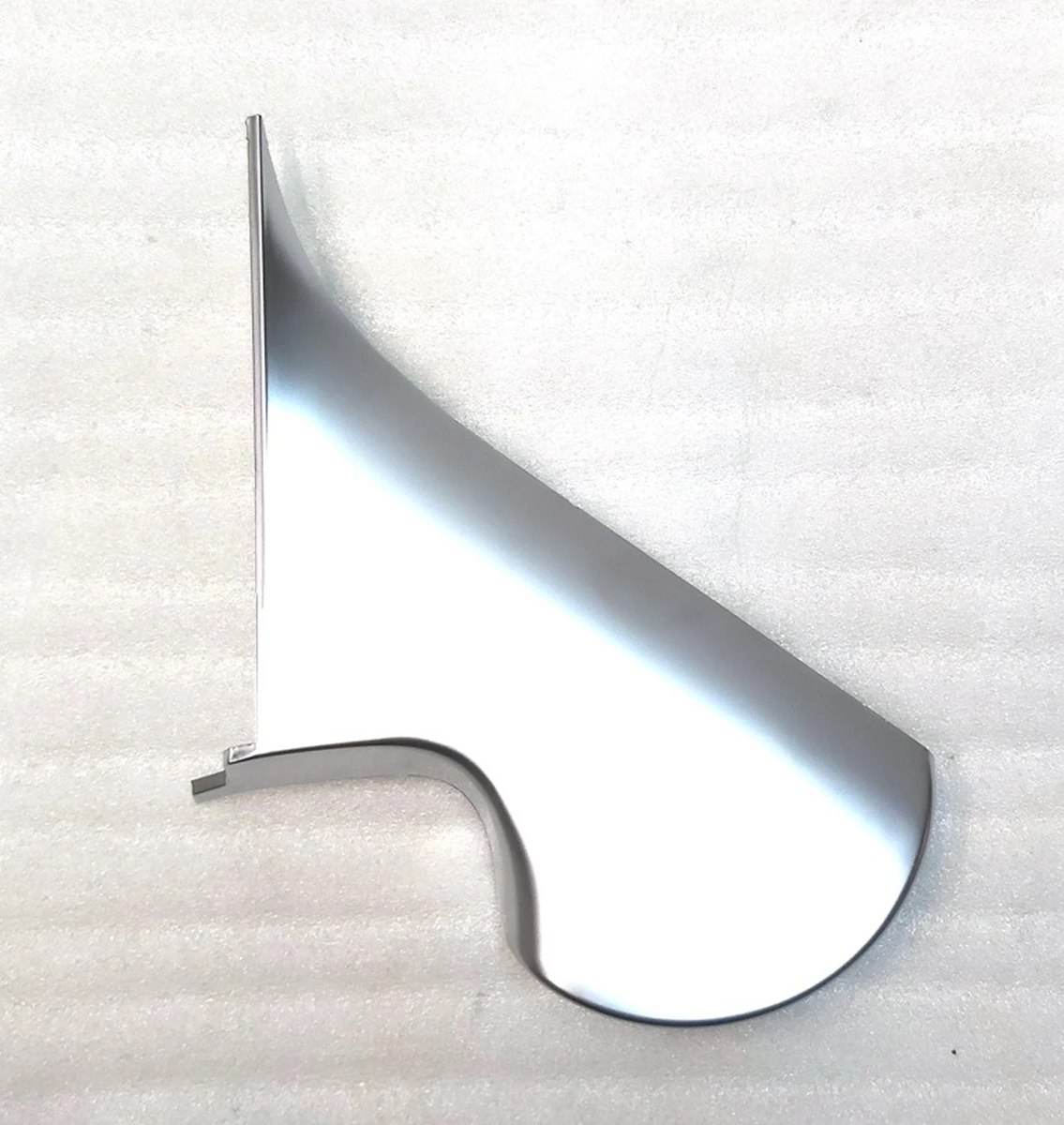 Накладка кронштейна дзеркала зовнішнього лівого нижня 2287.3003 CHROME Tesla Model 3 1110777-00, 1592031-00