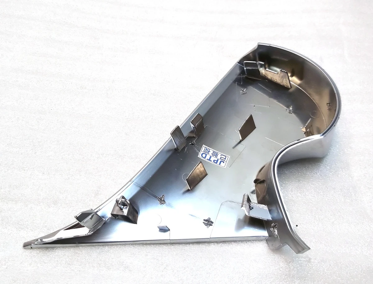 Накладка кронштейна дзеркала зовнішнього правого нижня 2287.3004 CHROME Tesla Model 3 1110778-00, 1592032-00