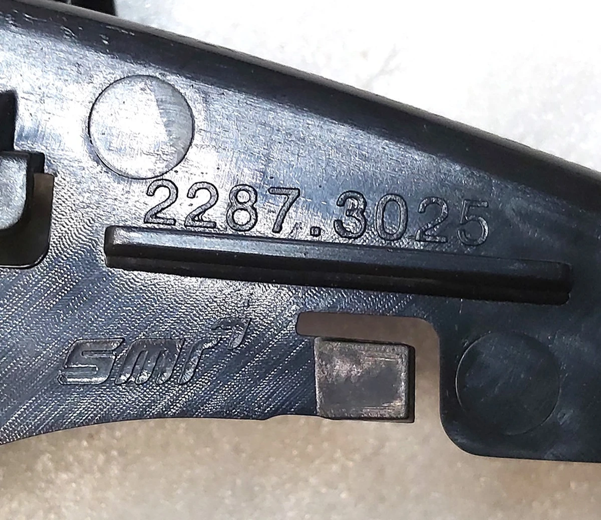 1 Рамка корпусу дзеркала зовнішнього лівого 2287.3025 Tesla Model 3 1110777-00 1592031-00