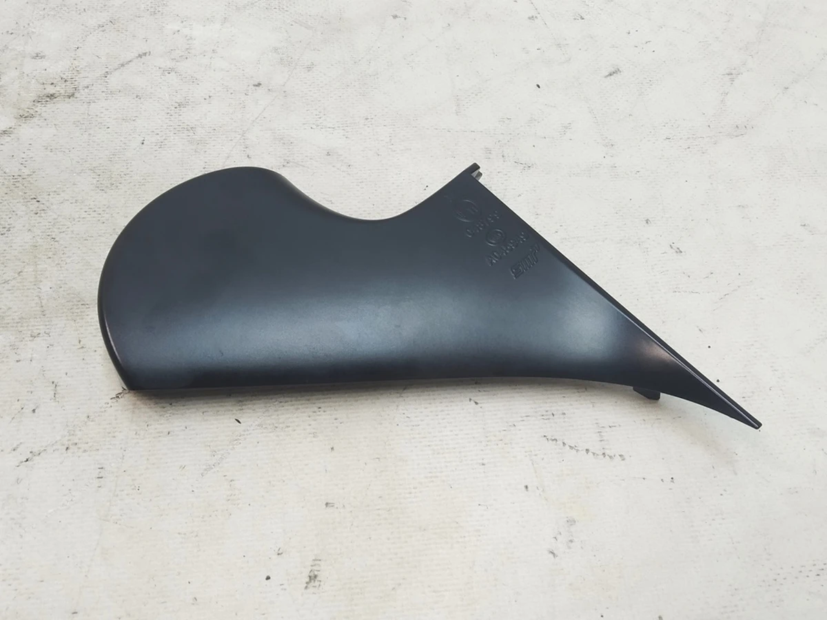 1 Накладка кронштейна дзеркала зовнішнього лівого нижня 2287.3003 BLACK Tesla Model 3 1110777-00, 1592031-00