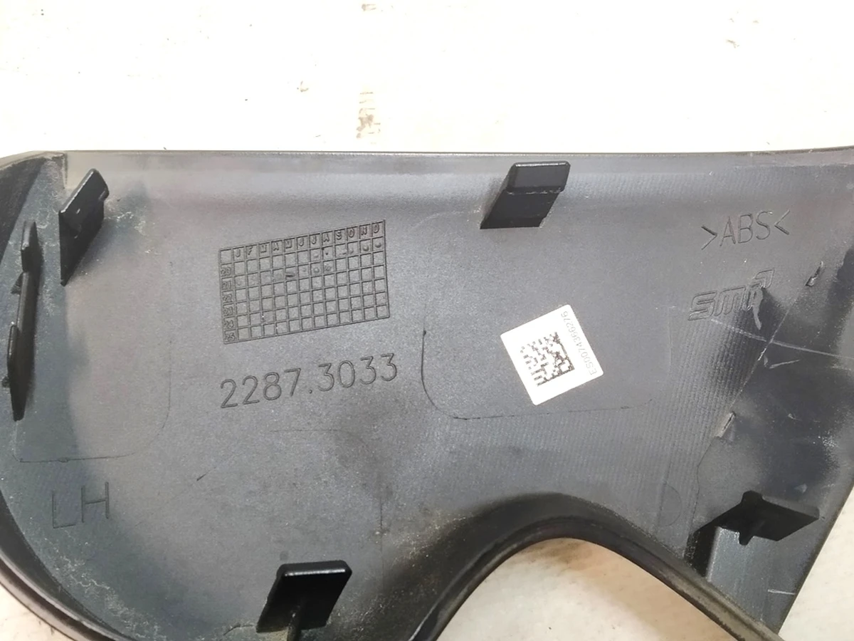 1 Накладка кронштейна дзеркала зовнішнього лівого нижня 2287.3003 BLACK Tesla Model 3 1110777-00, 1592031-00