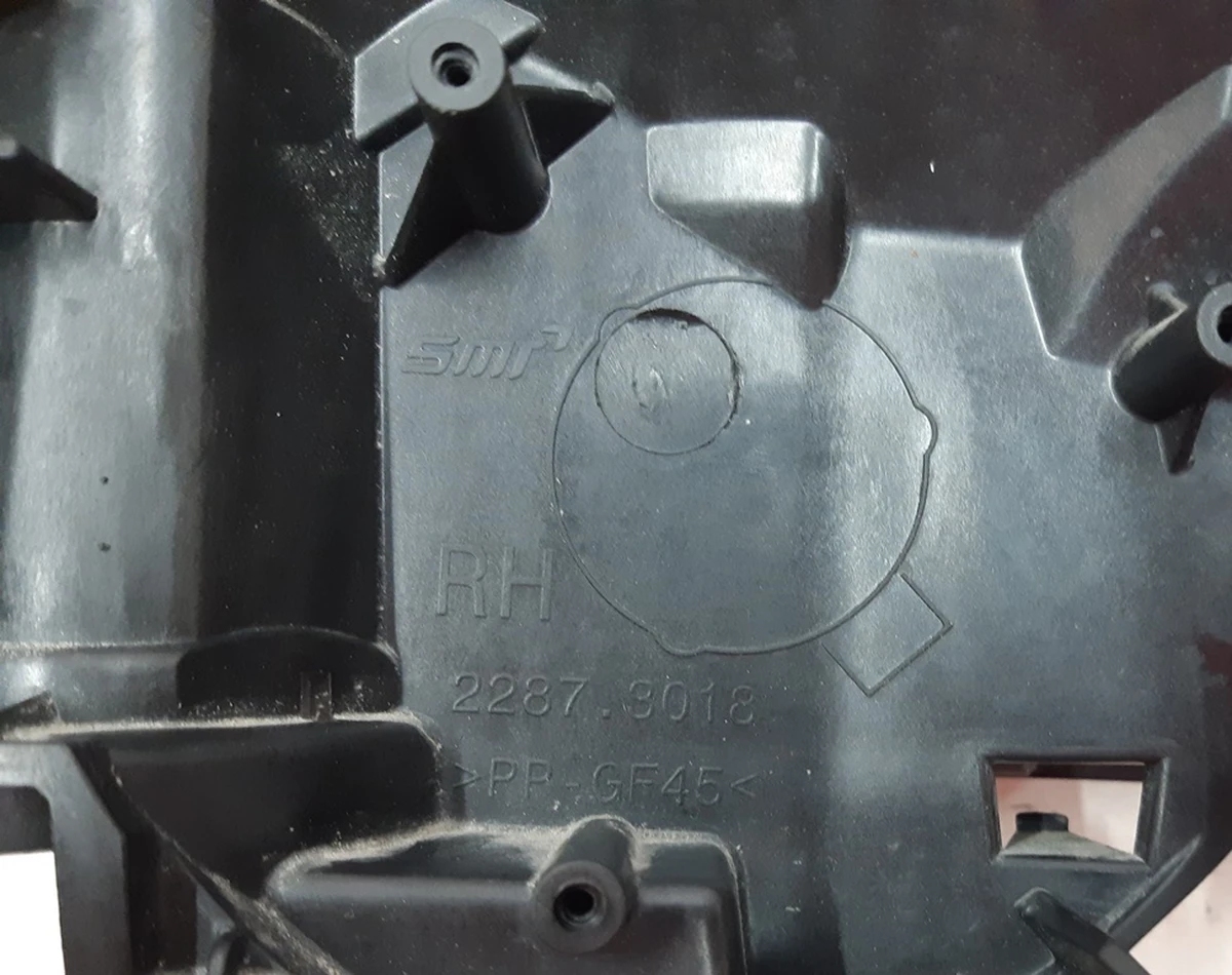 3 Корпус дзеркала зовнішнього правого 2287.3018 Tesla Model 3 1110778, 1592032-00-F