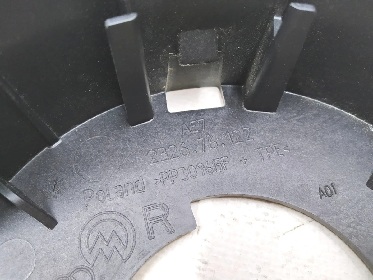 Накладка корпуса зеркала наружного правого Audi E-tron 2326.76.122