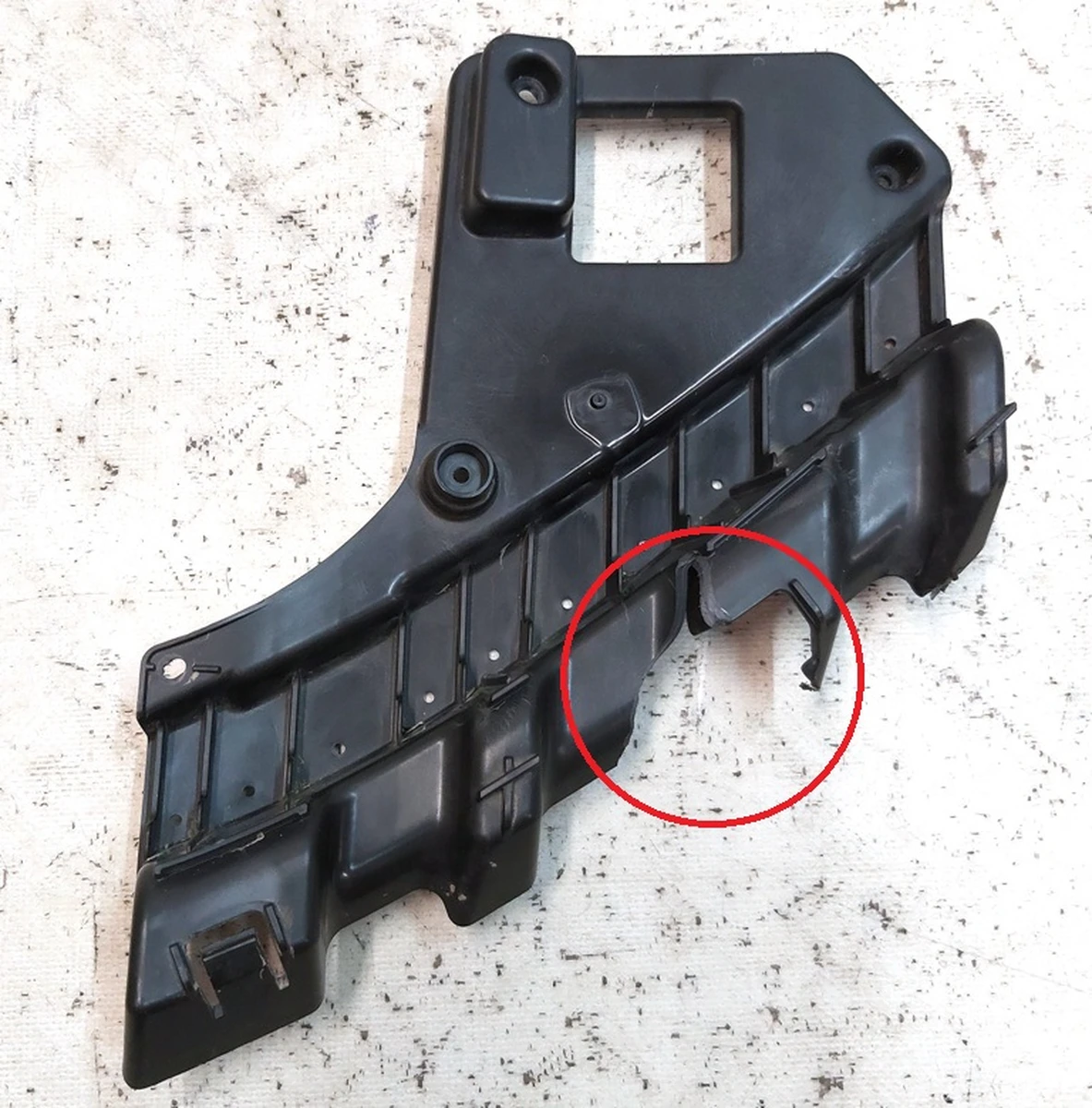 5 GLOBAL HEADLAMP FASCIA BRACKET - LEFT HAND with damage Tesla Model 3, Model Y 1812092-00-A