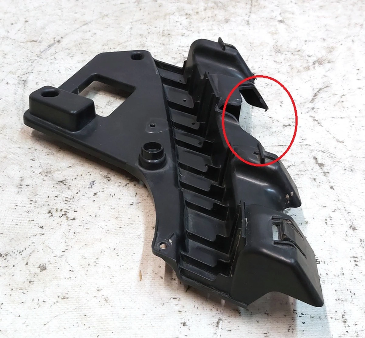 5 GLOBAL HEADLAMP FASCIA BRACKET - LEFT HAND with damage Tesla Model 3, Model Y 1812092-00-A